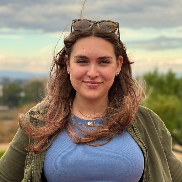 Meet your Posher, Mia - Picture 1 of 1